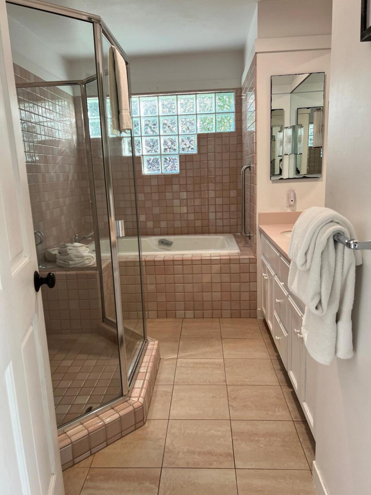 グアララ Hilton Houseヴィラ エクステリア 写真